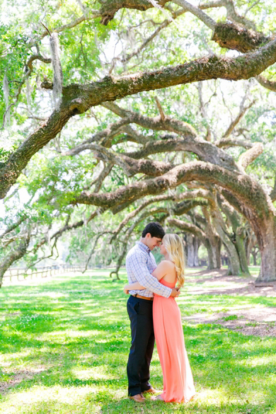 Colorful-Boone-Hall-Charleston-Engagement-Session_0014