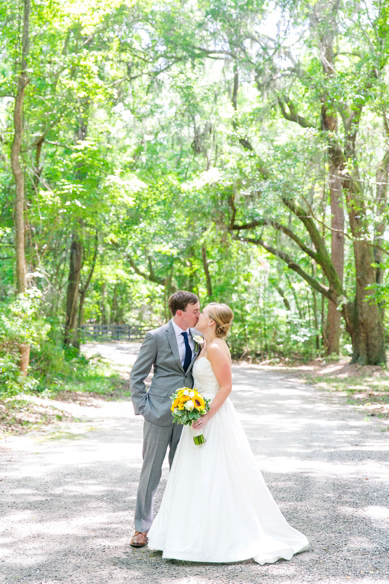 Yellow-Navy-Oak-Pointe-Plantation-Wedding_0037