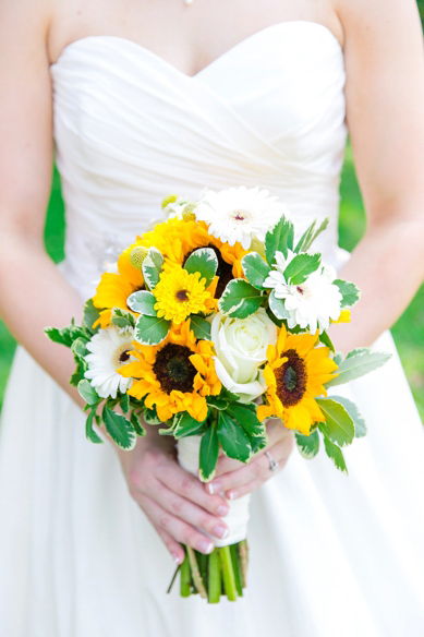 Yellow-Navy-Oak-Pointe-Plantation-Wedding_0067