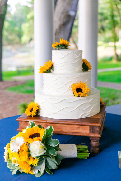 Yellow-Navy-Oak-Pointe-Plantation-Wedding_0159