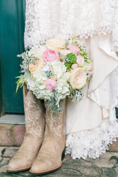 Rustic-Pastel-Wedding-at-Magnolia-Plantation_0012