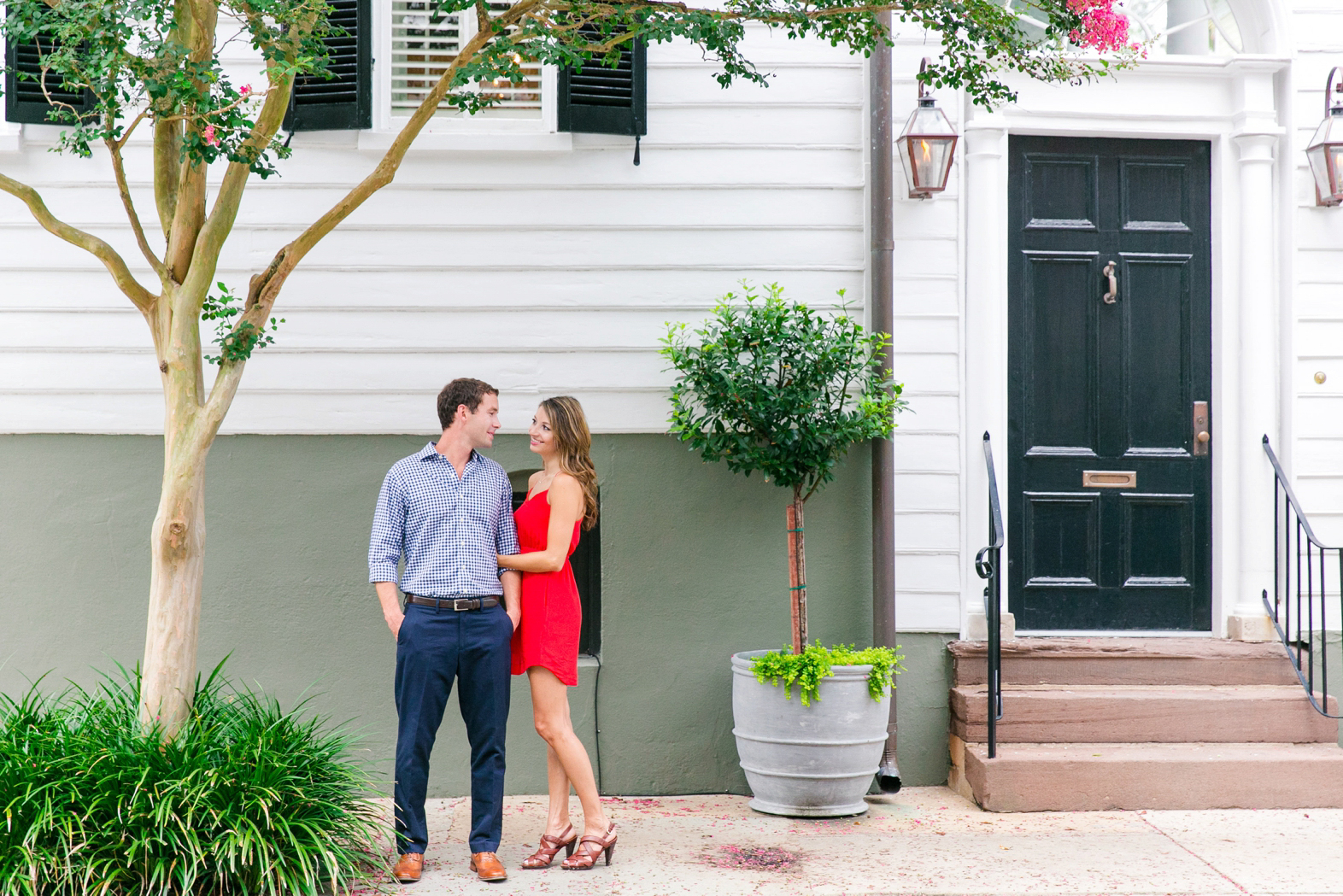 Red-Blue-Downtown-Charleston-Engagement-Session_0015