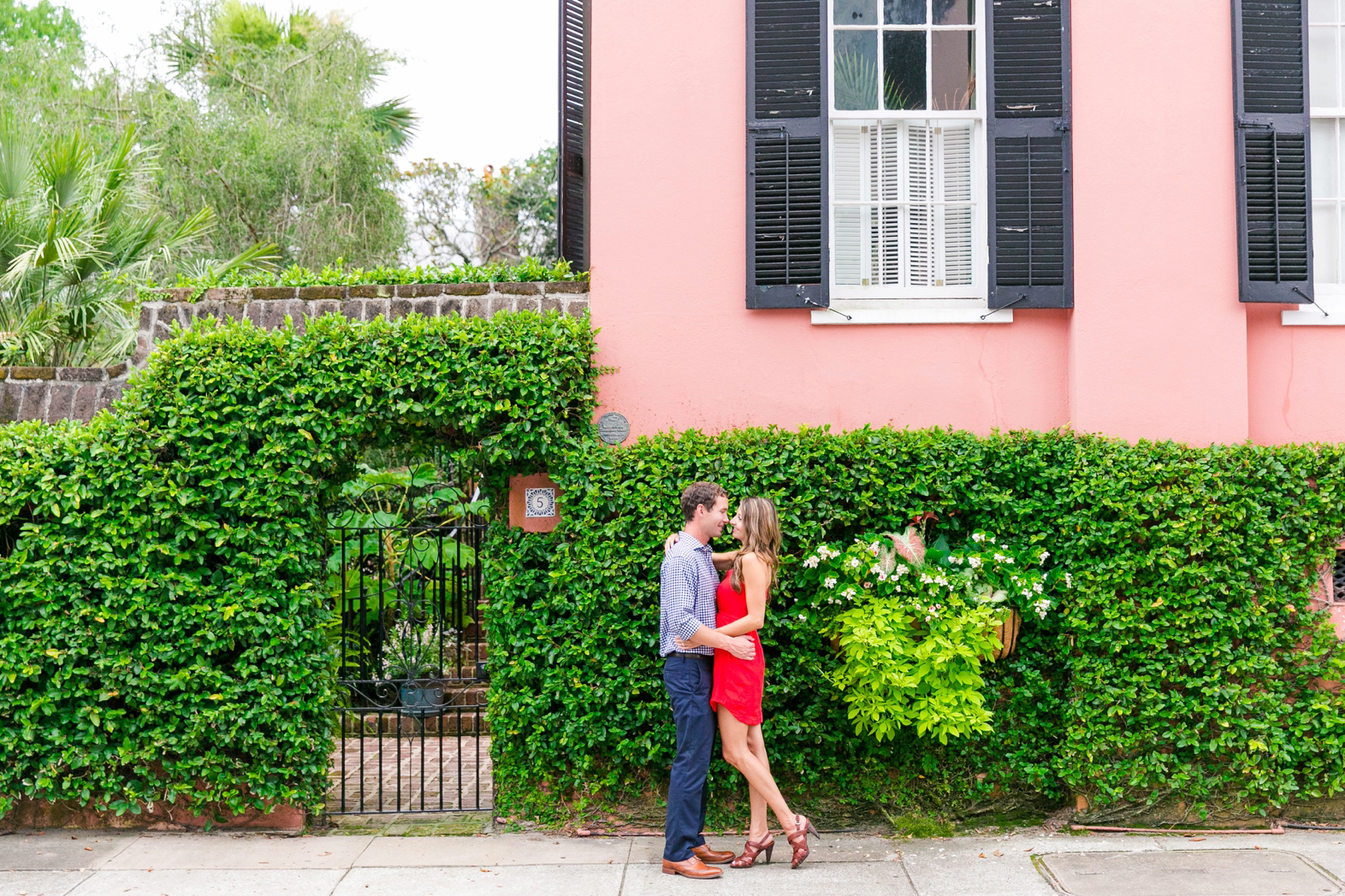 Red-Blue-Downtown-Charleston-Engagement-Session_0034