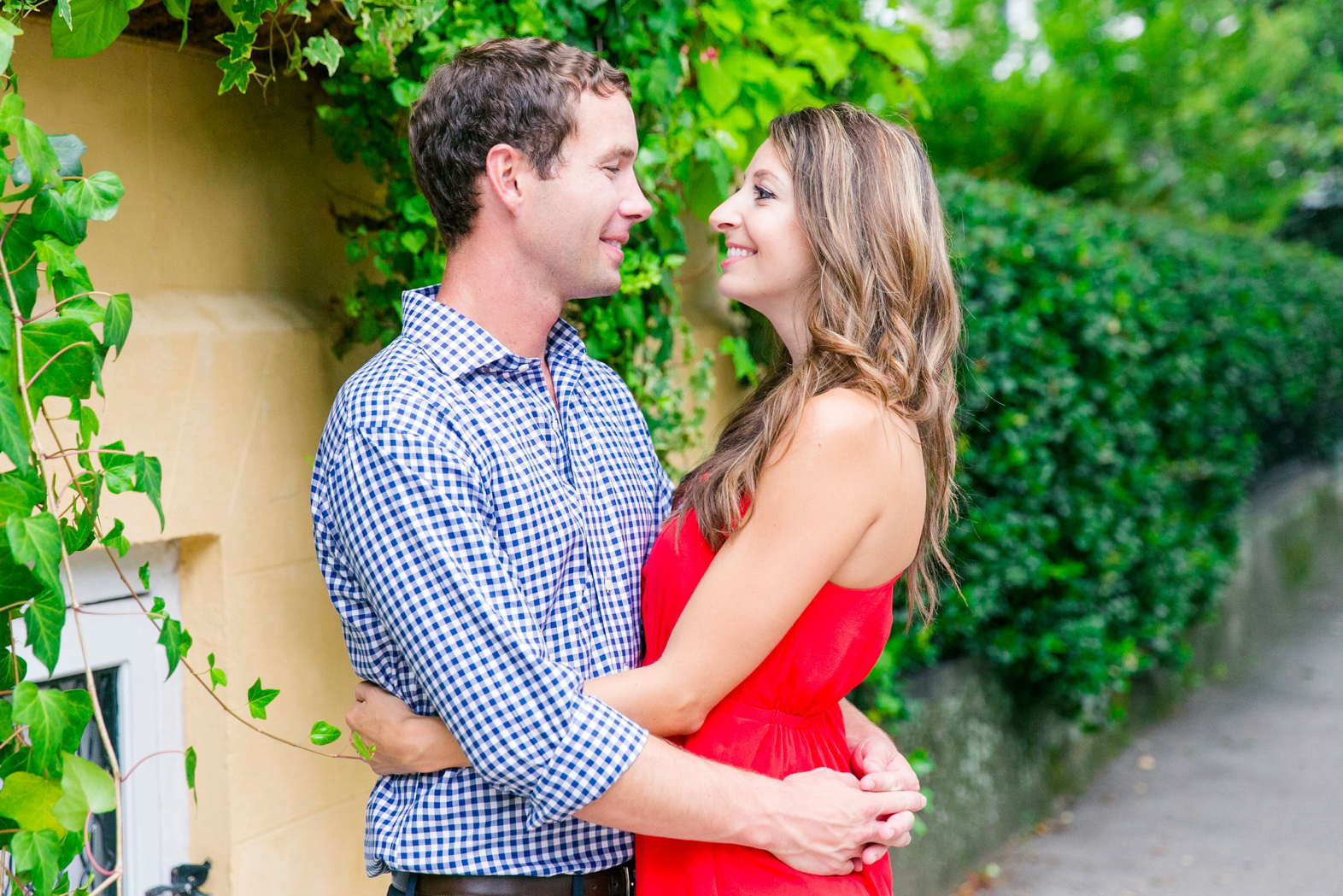 Red-Blue-Downtown-Charleston-Engagement-Session_0041