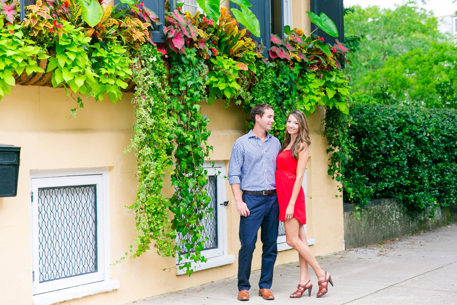 Red-Blue-Downtown-Charleston-Engagement-Session_0042