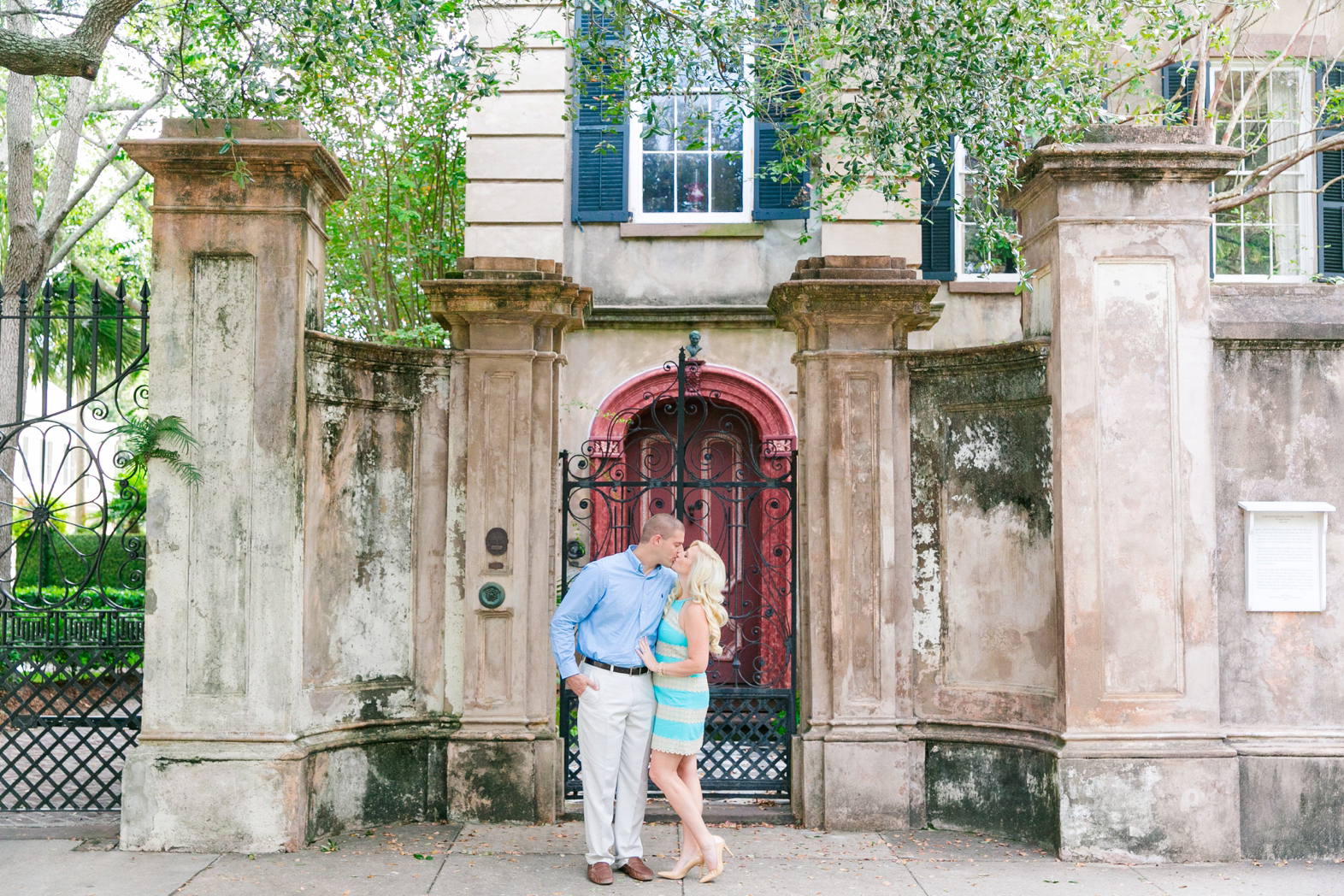 historic-charleston-magnolia-plantation-engagement-session_0004