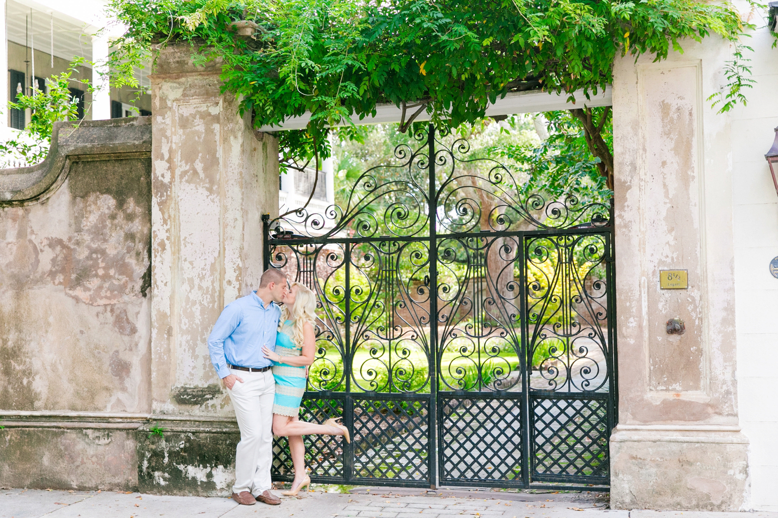 historic-charleston-magnolia-plantation-engagement-session_0008