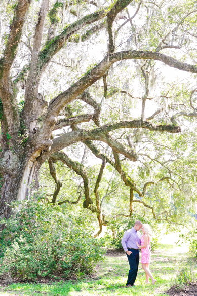 historic-charleston-magnolia-plantation-engagement-session_0029