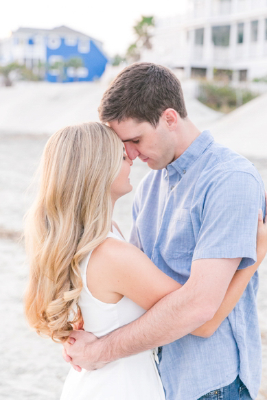 downtown-charleston-isle-of-palms-engagement-session_0010