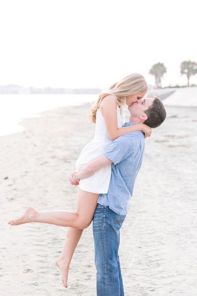 downtown-charleston-isle-of-palms-engagement-session_0020