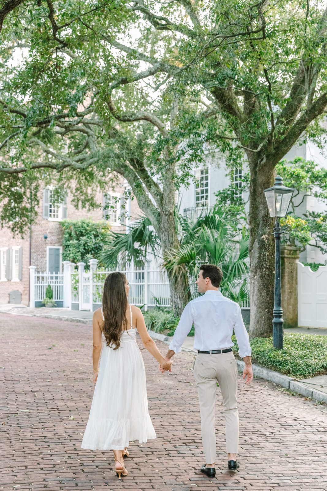 classic-downtown-charleston-engagement-session